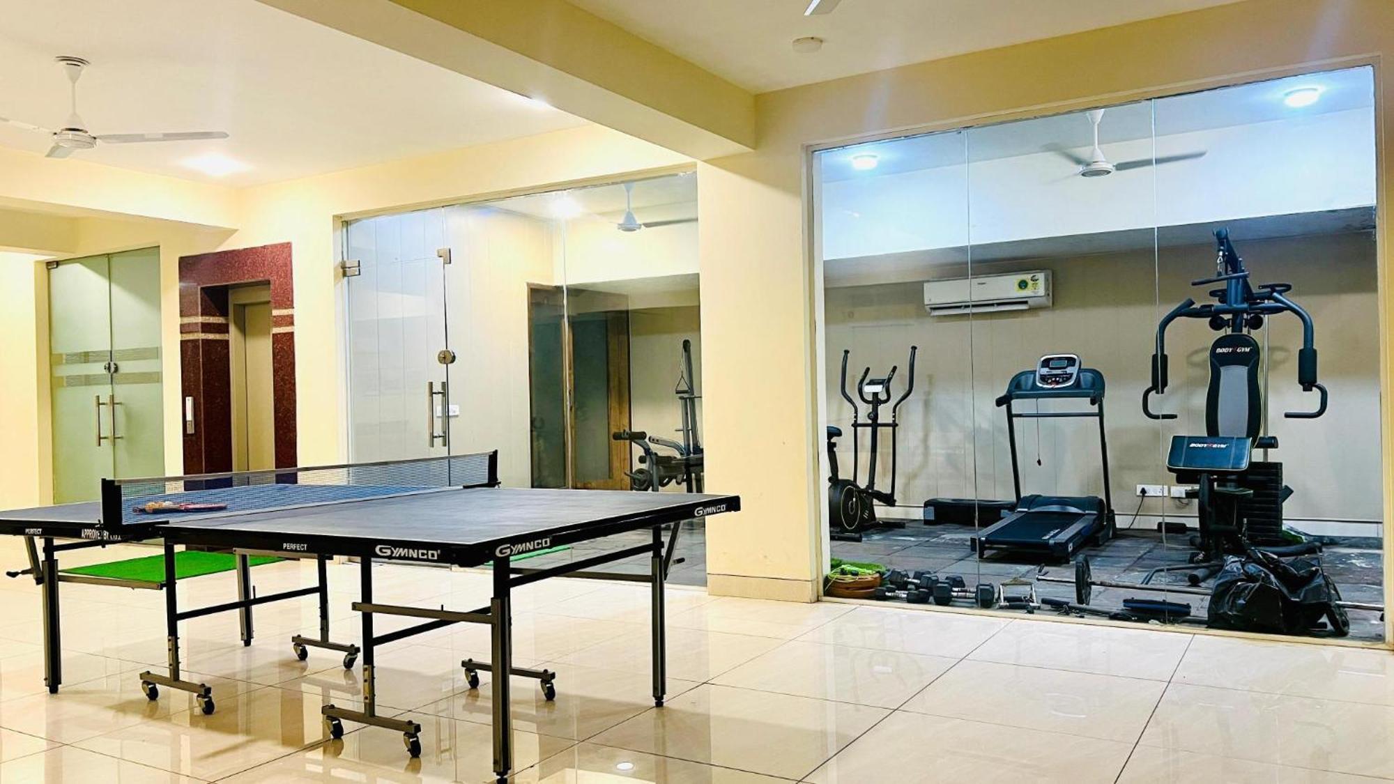 Bluo Studio1 Golf Course Road, Gym, Balcony Garden Gurgaon Exterior photo